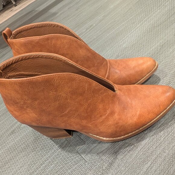 heeled ankle booties - Picture 7 of 12